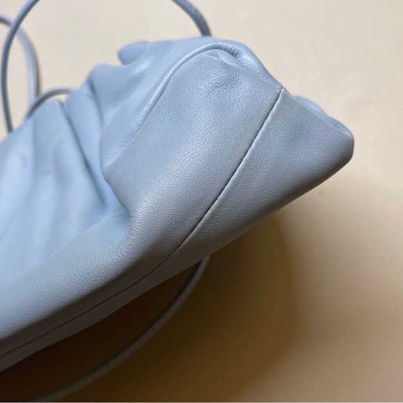 Bottega Veneta Blue Leather Mini shoulder bag The Pouch Bag women - Picture 3 of 9